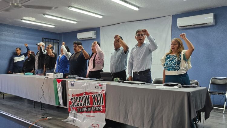 Los secretarios generales de la CNTE, encabezaron la Asamblea Nacional Representativa de este 25 de octubre, en donde acordaron el paro de 48 horas por mayor presupuesto para la educación pública y hablaron del boicot a la copia mundial de fútbol 2026, si no hay solución a sus demandas