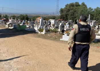 Aplican Operativo Día de Muertos para vigilar panteones del Edomex