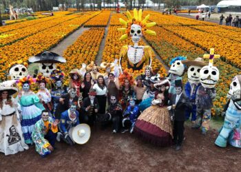 Xochimilco rompe récord en producción de cempasúchil. 17 de octubre, 2025. AMEXI / Foto: Clara Brugada