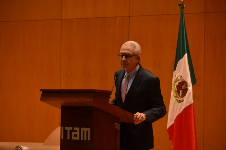 En una entrevista al diario El Mundo, Ernesto Zedillo criticó que AMLO y Sheinbaum han socavado los pilares de la democracia.