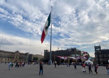 HR Ratings mejora perspectiva de calificación de México de negativa a estable