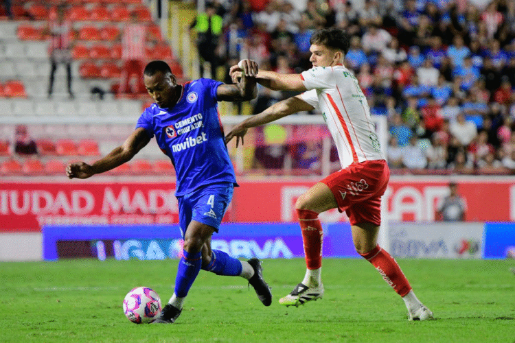 Necaxa y Cruz Azul repartieron puntos