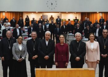 Claudia Sheinbaum cumple un año de gobierno en medio de contrastes en el combate a la corrupción y la inseguridad.