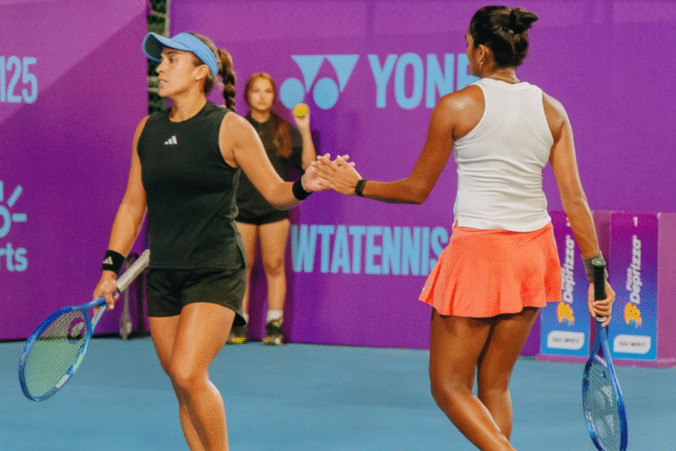 Jéssica Hinojosa y Sahaja Yamalapalli