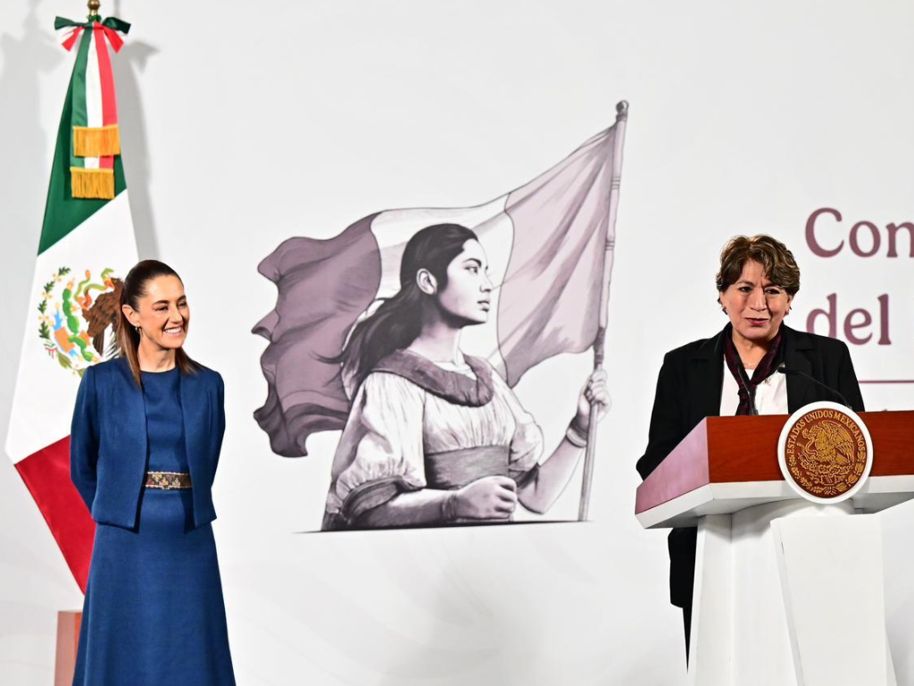 la presidenta Claudia Sheinbaum Pardo y Delfina Gómez 