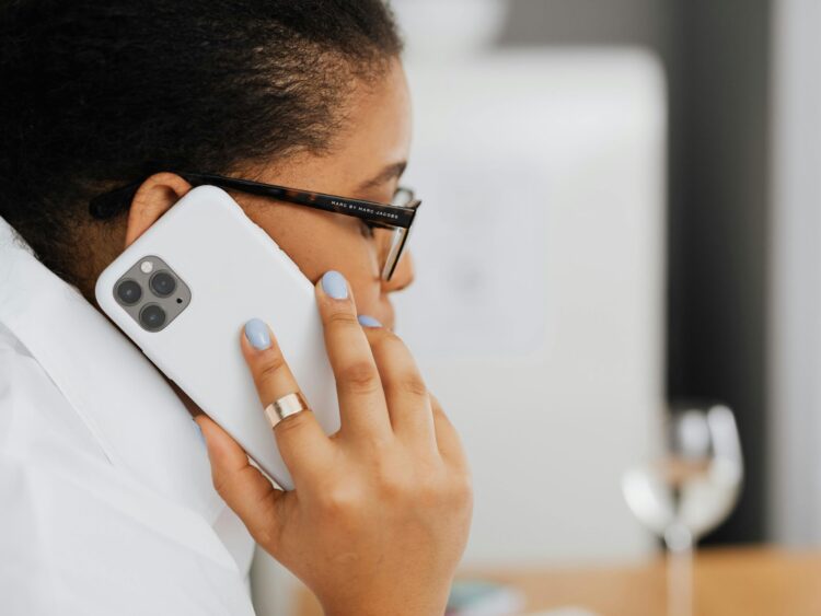 Aumentan las llamadas falsas en México: alertan por fraude y robo de identidad