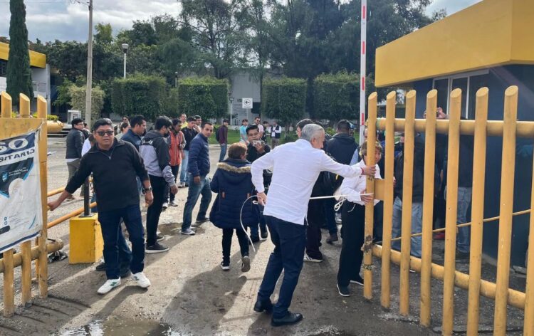 Recuperan rector y estudiantes de la UABJO sede de Ciudad Universitaria y Facultades