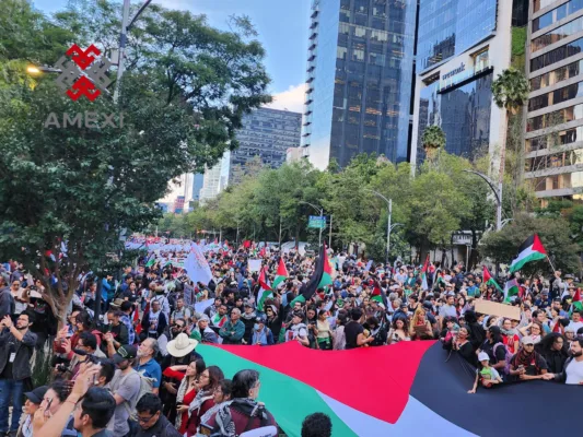 Bandera palestina encabezó la marcha de sindicatos mexicanos por Palestina en la CDMX, a 2 años del reinicio de la ofensiva israelí