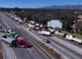 retiran los bloqueos Bloquean agricultores carretera