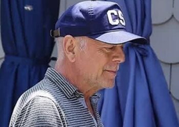 Bruce Willis, actor estadounidense, con apariencia frágil y signos visibles de deterioro de salud.