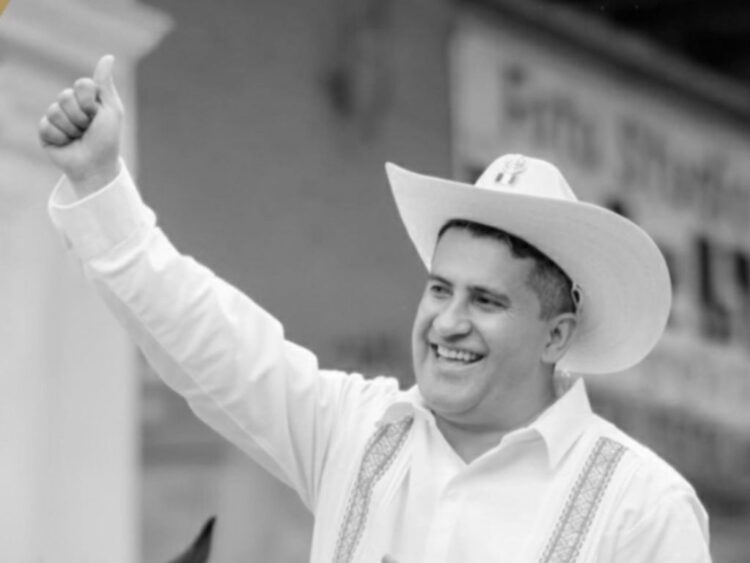 De velas a veladoras; la lista de funcionarios asesinados rebasa al gobierno