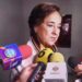 Cecilia Occelli habla con medios de comunicación sobre su papel en el histórico concierto de Juan Gabriel en Bellas Artes.