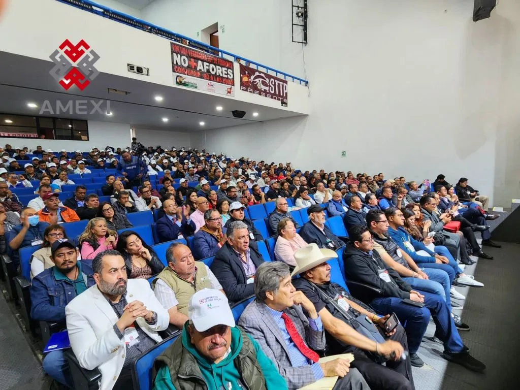 Delegados sindicales en la II Convención Nacional Democrática. AMEXI