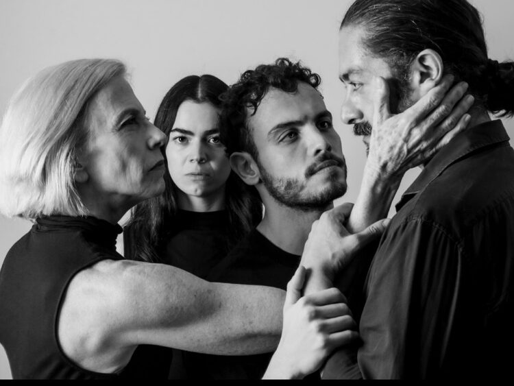 Escena de una obra teatral durante la 12ª edición del DramaFest en la Ciudad de México.