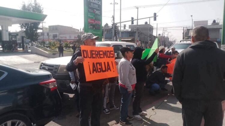 EDOMEX Protestan por desabasto de agua en Chimalhuacán