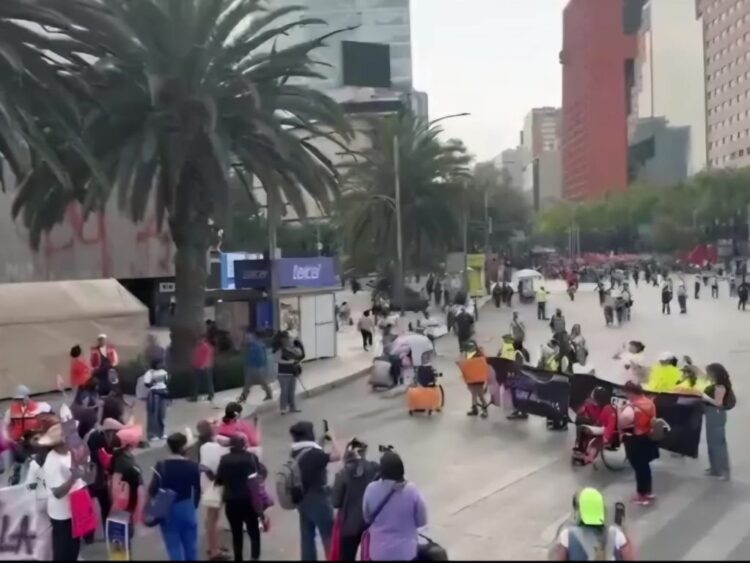 Un grito al unísono en la marcha del 25 de noviembre: ¡No llegamos todas! /AMEXI