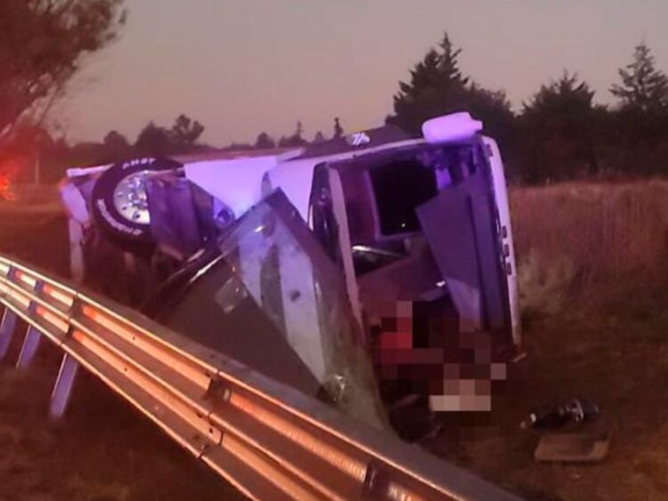 Volcadura de autobús en la carretera Morelia-Pátzcuaro; siete muertos
