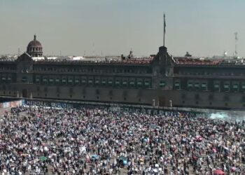 Miles de sombreros y playeras blancas en las marchas de Generación Z y México se Levanta