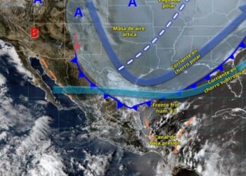 Mapa meteorológico que muestra los fenómenos climáticos del frente frío 13 afectando gran parte de México, con lluvias, vientos y bajas temperaturas.