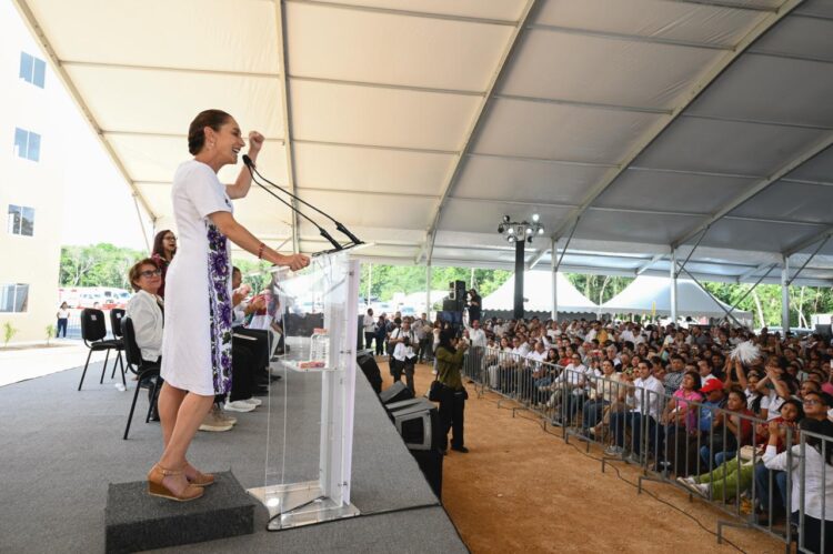 Gira de trabajo de la presidenta de México por Quintana Roo. El salario mínimo seguirá aumentando.