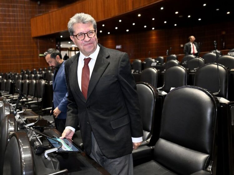 Lamenta Monreal que debate haya reducido a mentadas