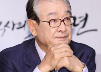 Fotografía ilustrativa del actor surcoreano Lee Soon‑jae, reconocido por su carrera de más de seis décadas en cine, teatro y televisión.