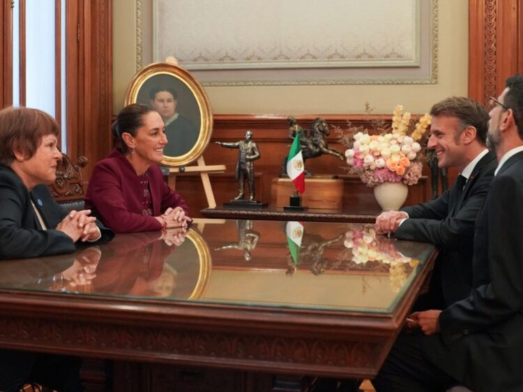 Los presidentes Sheinbaum y Macron acuerdan exhibición del Códice Azcatitlán en México en 2026. AMEXI