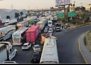 Estado de México, 3 de noviembre, 2025. Mantienen bloqueos en Arco Norte por protesta de transportistas. AMEXI / FOTO: Redes Sociales