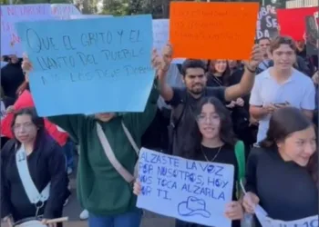 Estudiantes y ciudadanos marchan en Michoacán y en Chihuahua para exigir justicia en caso de alcalde Manzo