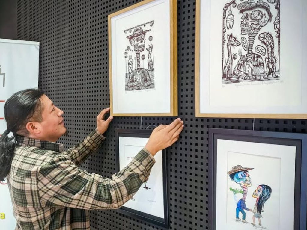 Filogonio Naxín en Cada de México en París