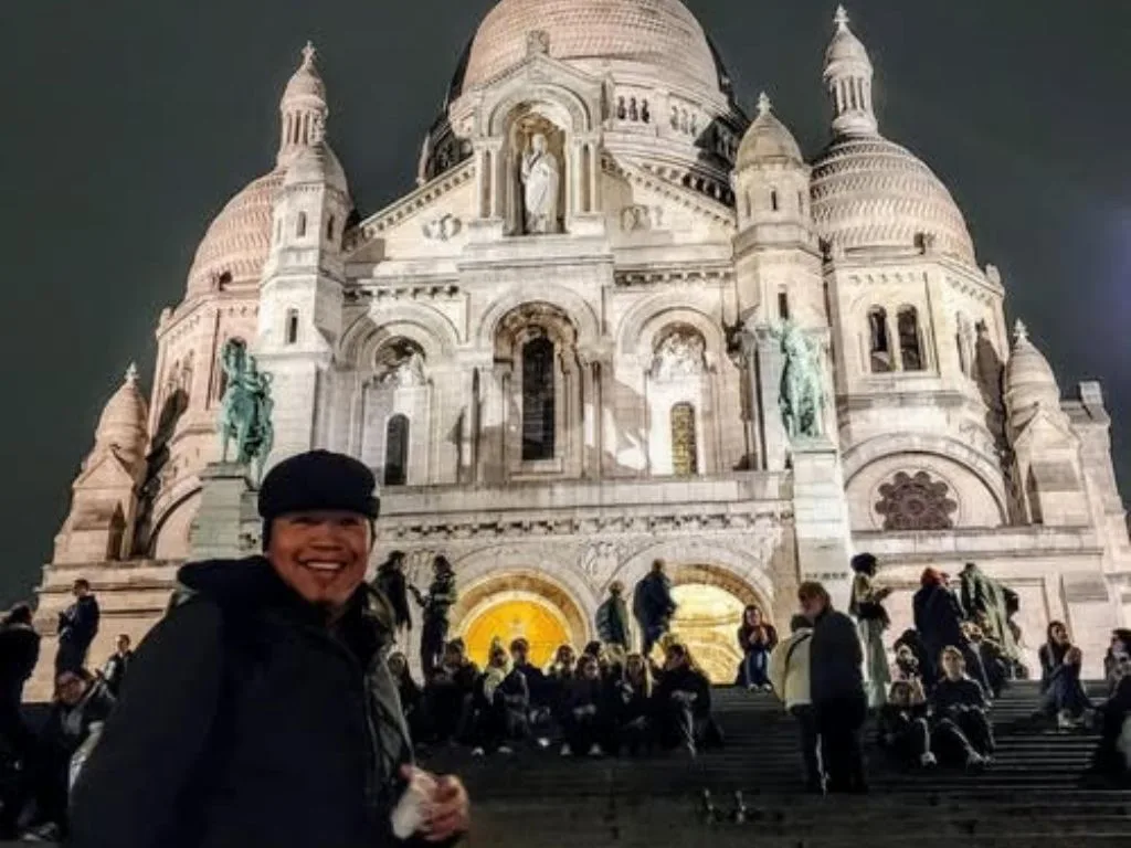 Naxín en Montmartre. Foto Cortesía Cristal Mora.jpg