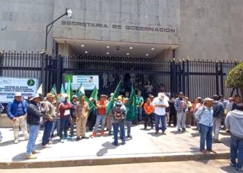 Segob combina dos frentes: diálogo ante el mega bloqueo y pacto contra la violencia infantil.