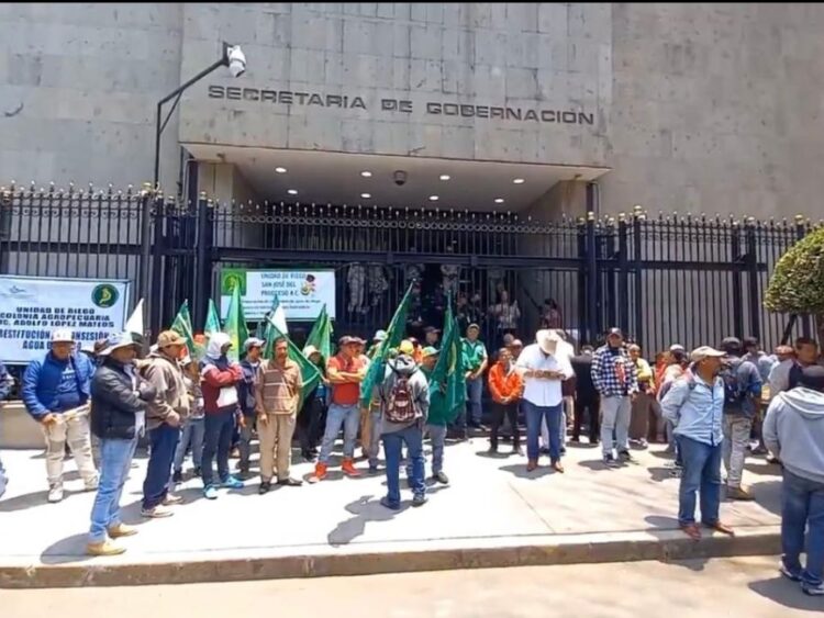 Segob combina dos frentes: diálogo ante el mega bloqueo y pacto contra la violencia infantil.