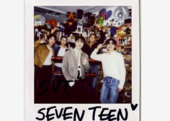 “SEVENTEEN durante su presentación en el escritorio de Tiny Desk de NPR”