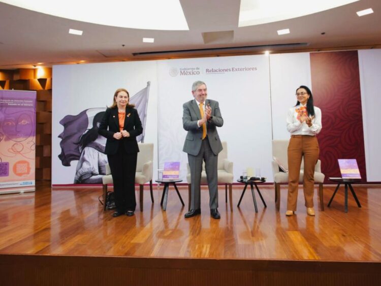 La SRE se actualiza para mejor combatir la violencia hacia las mujeres. /AMEXI