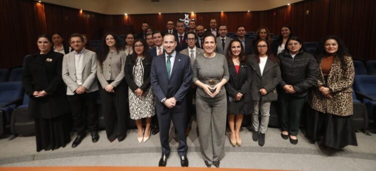 Salarios públicos provienen de impuestos ciudadanos. Kenia López