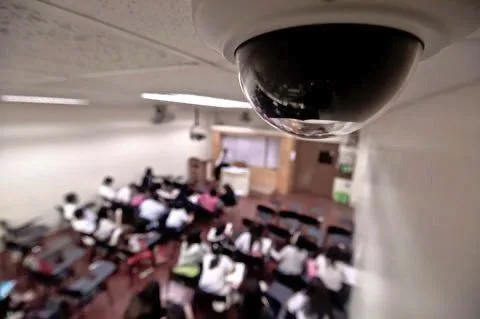 Proponen sistemas de videovigilancia escolares contra violencia y acoso