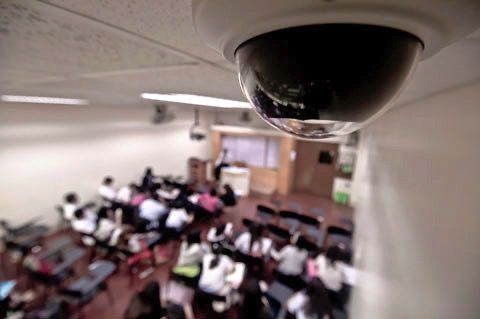 Proponen sistemas de videovigilancia escolares contra violencia y acoso