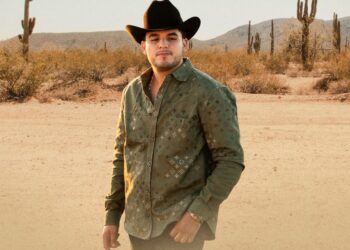 Edgardo Nuñez lanza “Dos Banderas”, un himno al orgullo inmigrante