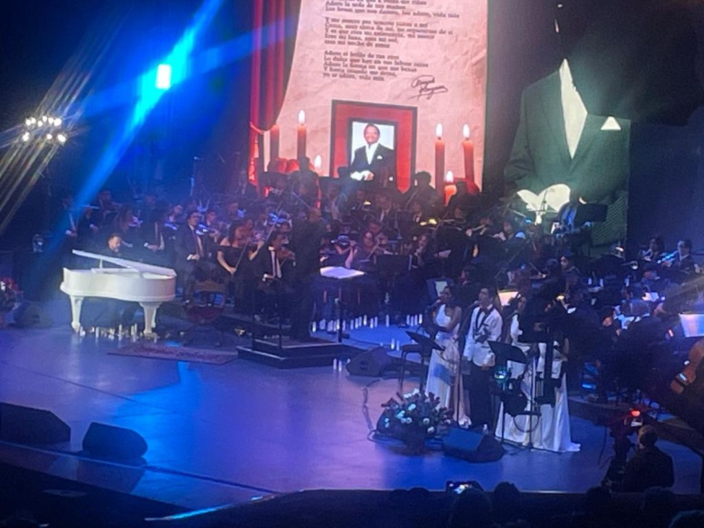 Rodrigo de la Cadena cumple su sueño: conquista el Auditorio Nacional con “La Sinfonía de la Memoria”