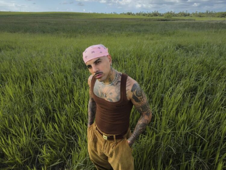 Rauw Alejandro estrena “Besito en la Frente”, un homenaje la cultura boricua