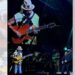 Carlos Santana y Carín León estrenan en vivo “Velas” en Las Vegas