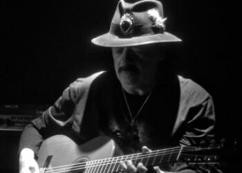 Carlos Santana y Carín León juntos en una colaboración "profundamente espiritual"