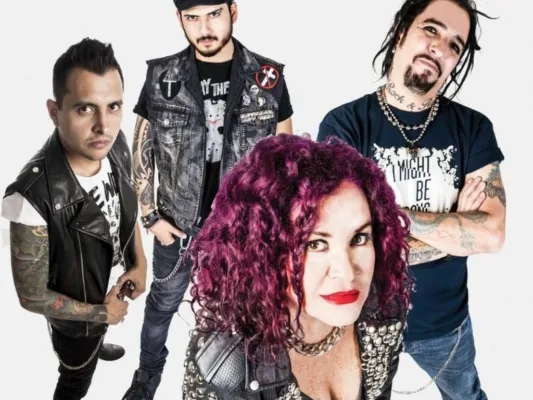 Los Amantes de Lola, Kerigma y Kenny y Los Eléctricos arman pre-posada en La Maraka