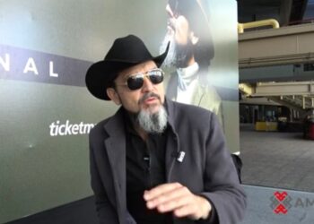 Reyli Barba atraviesa una de las etapas más plenas de su carrera. El cantante chiapaneco celebró regresar al Auditorio Nacional