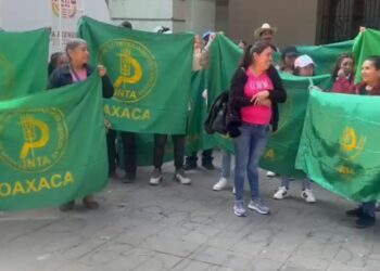 Agricultores de UNTA se unieron a las acciones del paro nacional y se manifiestan en Oaxaca. AMEXI / Foto: Oscar Rodríguez