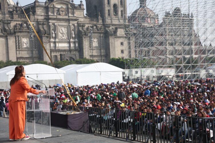 Gobierno de la CDMX entrega 40 mil apoyos para menores estudiantes