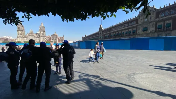 Marcha 25N/ Vallas metálicas