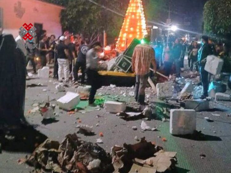 Explosión de carro alegórico en Mazatepec deja varios heridos