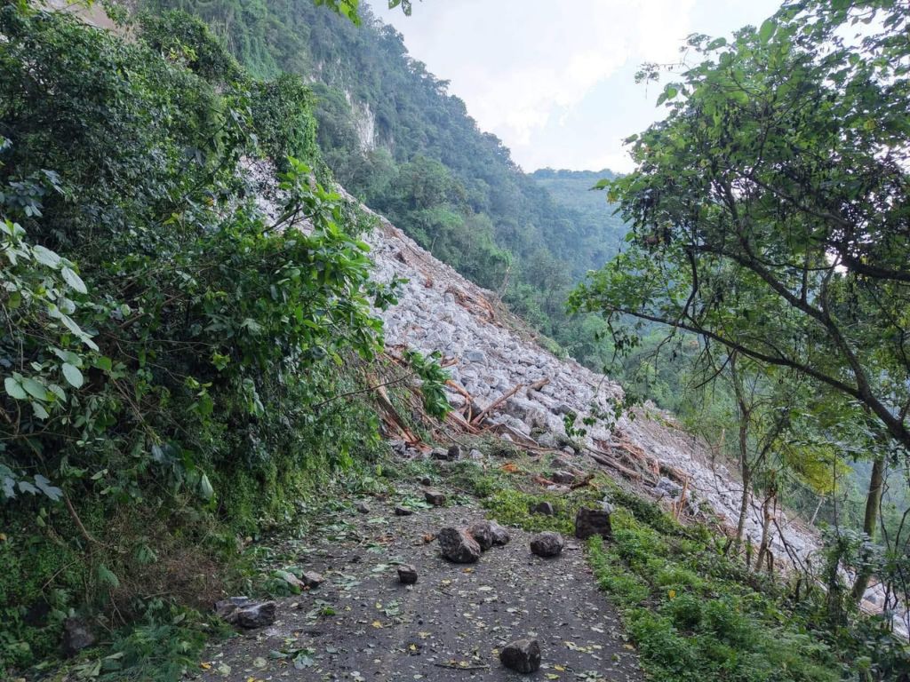 derrumbes en la Sierra y Otomí